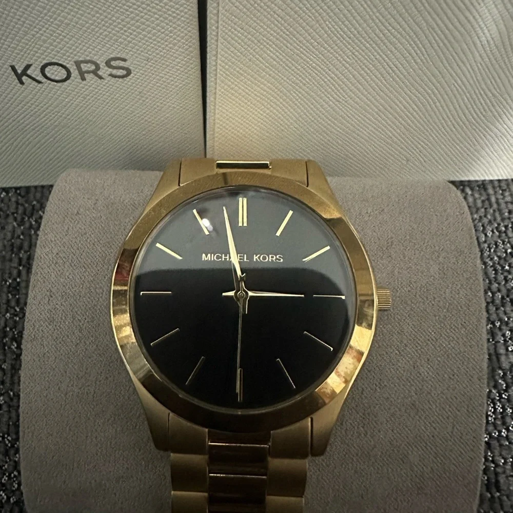 MICHAEL KORS Slim Runway Black Dial Men's Watch Item No. MK8621